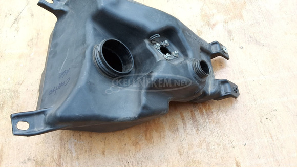 Malaguti Centro 125 - 160 üzemanyag tank - 4/10