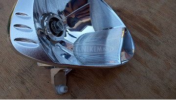 Malaguti Centro 125 - 160 első lámpa foncsor