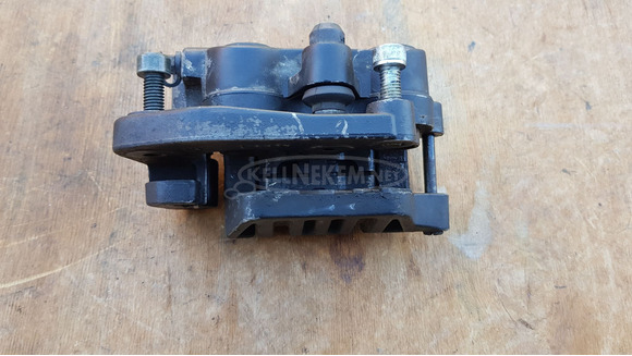 Aprilia scarabeo light 125 - 200 első féknyereg - 4/8