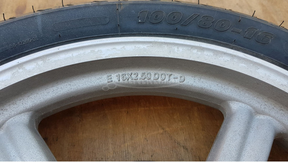 Aprilia scarabeo light 125 - 200 első kerék - 4/8