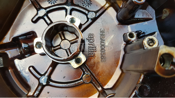 Aprilia scarabeo light 125 - 200 gyújtásfedél vízpumpával - 7/9