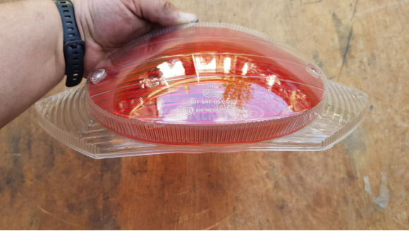 Aprilia scarabeo light 125 - 200 hátsó lámpa burkolat - 9/10