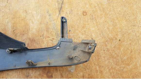 Aprilia scarabeo light 125 - 200 első idom alsó jobbos - 7/10