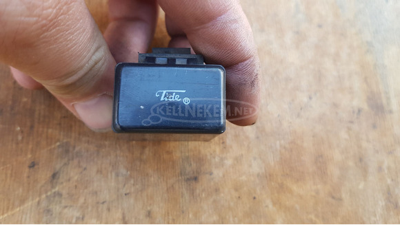 Aprilia scarabeo light 125 - 200 index relé - 2/3