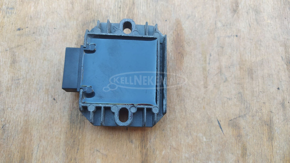 Aprilia scarabeo light 125 - 200 feszültségszabályzó - 3/5