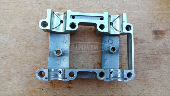 Aprilia scarabeo light 125 - 200 felső csapágyház - 2/6