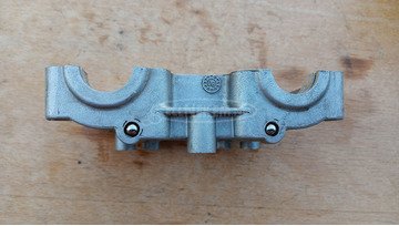 Aprilia scarabeo light 125 - 200 felső csapágyház