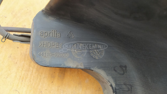 Aprilia scarabeo light 125 - 200 karburátoros üzemanyag tank - 5/9