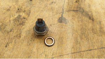 Aprilia scarabeo light 125 - 200 olajnyomás gomba