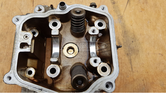 Honda Foresight 250 hengerfej - 2/9