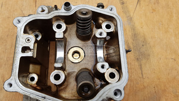 Honda Foresight 250 hengerfej