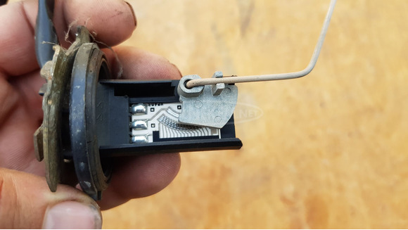 Honda Foresight 250 üzemanyag szintjelző - 4/6