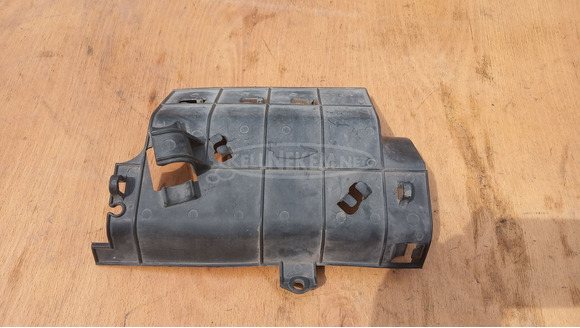 Honda Foresight 250 hűtő mögötti műanyag - 2/4