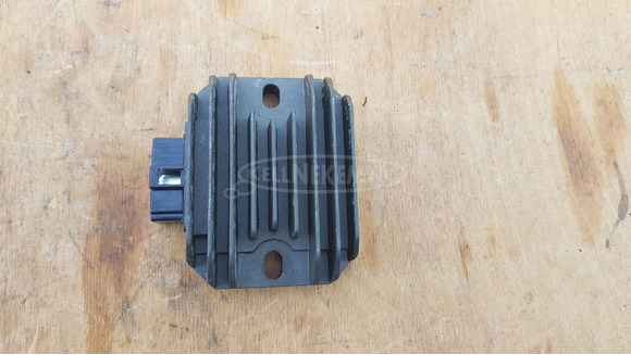 Malaguti Madison 250 feszültségszabályzó - 1/5