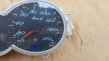 Malaguti Madison 250 km óra