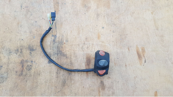 Malaguti Madison 250 kormánykapcsoló jobbos - 1/7