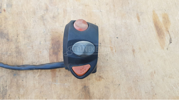 Malaguti Madison 250 kormánykapcsoló jobbos - 2/7