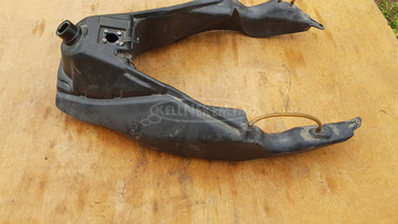 Malaguti Madison 250 üzemanyag tank