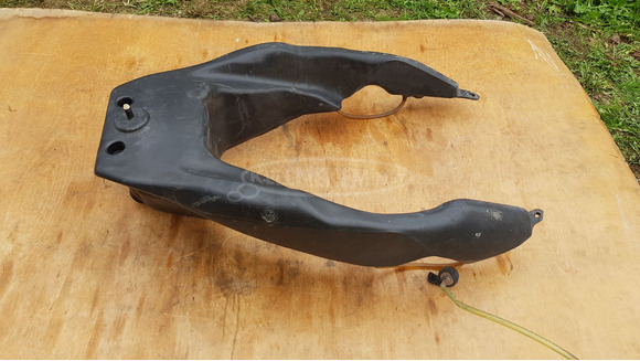 Malaguti Madison 250 üzemanyag tank - 7/9