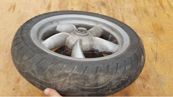 Malaguti Madison 250 első kerék - 5/6