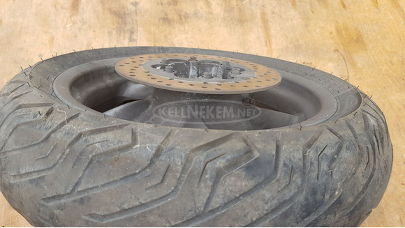 Malaguti Madison 250 hátsó kerék - 7/8