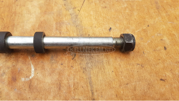 Malaguti Madison 250 első keréktengely - 3/5