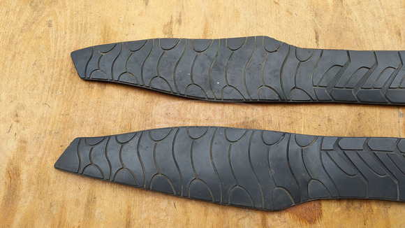 Malaguti Madison 250 gumiszőnyeg pár - 3/6