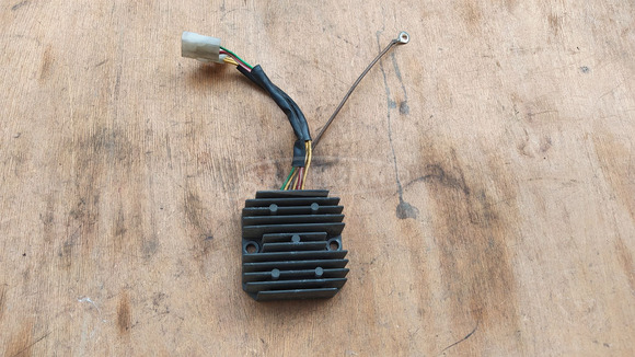 Aprilia leonardo 250 feszültségszabályzó - 1/6