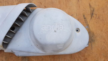 Aprilia leonardo 250 kuplung fedél borítás