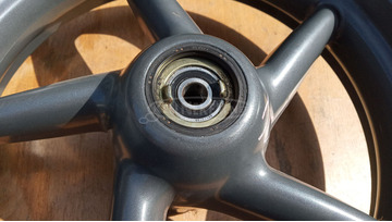 Aprilia leonardo ST 250 első felni