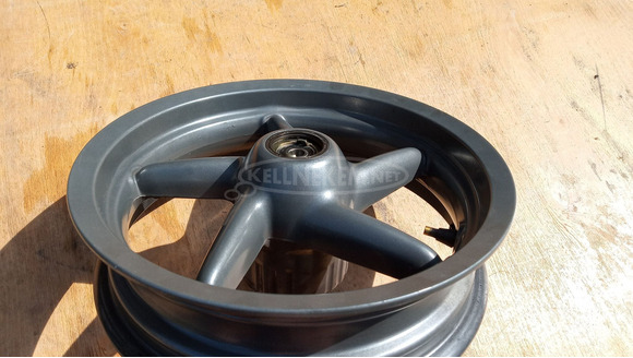 Aprilia leonardo ST 250 első felni - 6/7