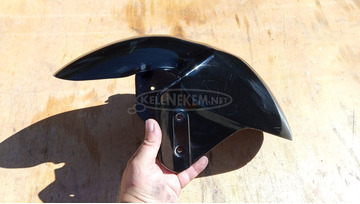 Aprilia Leonardo ST 250 első sárvédő fekete