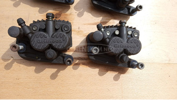 Aprilia Scarabeo 125 - 200 első féknyereg