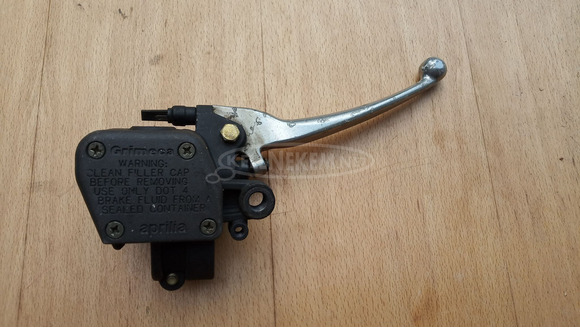 Aprilia Scarabeo 125 - 200 főfékhenger jobbos - 1/10