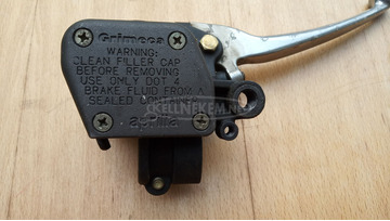 Aprilia Scarabeo 125 - 200 főfékhenger jobbos