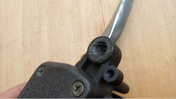 Aprilia Scarabeo 125 - 200 főfékhenger jobbos - 8/10