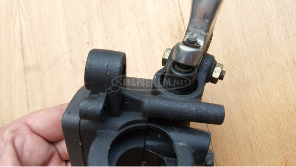 Aprilia Scarabeo 125 - 200 főfékhenger jobbos - 9/10