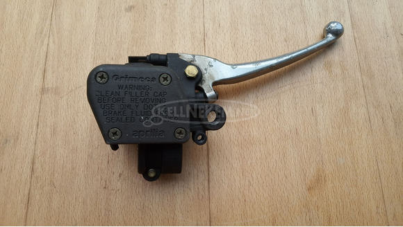 Aprilia Scarabeo 125 - 200 főfékhenger jobbos - 10/10