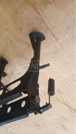 Aprilia Scarabeo 125 - 200 középtámasz - 5/10