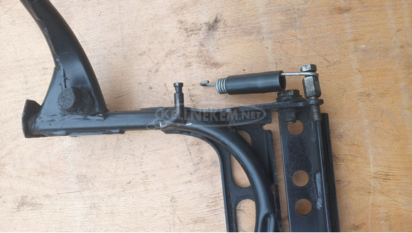 Aprilia Scarabeo 125 - 200 középtámasz - 8/10