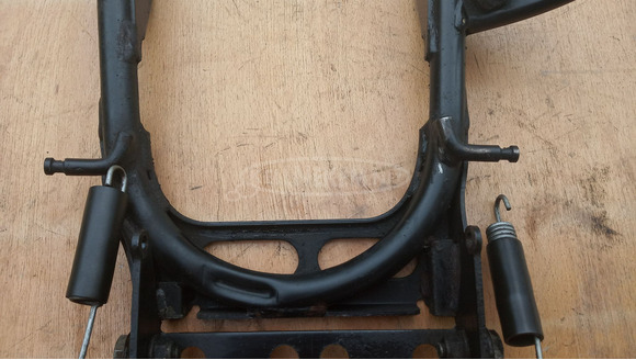 Aprilia Scarabeo 125 - 200 középtámasz - 10/10