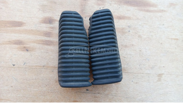 Aprilia Scarabeo 125 - 200 hátsó lábtartó pár