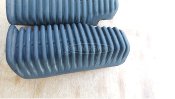 Aprilia Scarabeo 125 - 200 hátsó lábtartó pár