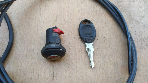 Aprilia Scarabeo 125 - 200 gyújtáskapcsoló - 2/10