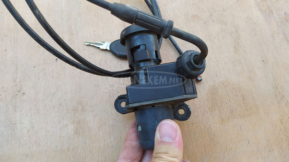 Aprilia Scarabeo 125 - 200 gyújtáskapcsoló - 10/10