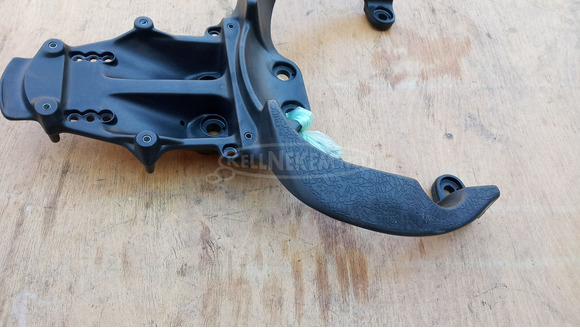 Aprilia Scarabeo 125 - 200 hátsó kapaszkodó - 3/9