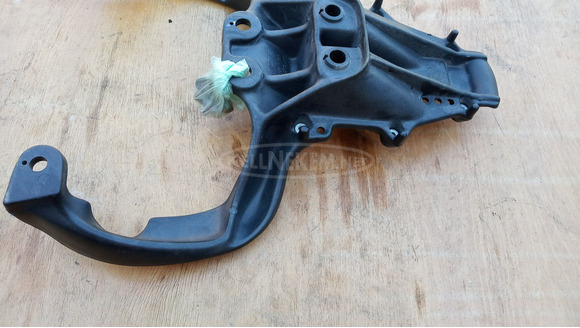 Aprilia Scarabeo 125 - 200 hátsó kapaszkodó - 7/9