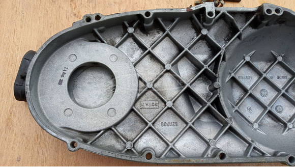 Aprilia Scarabeo 125 - 200 kuplung fedél - 8/9