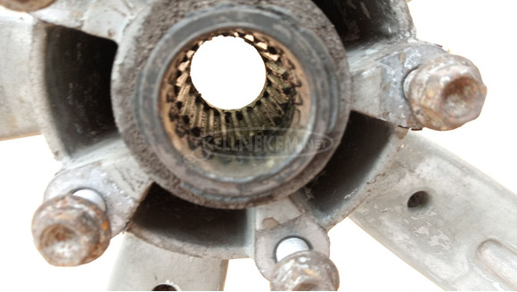 Aprilia Scarabeo 125 - 200 hátsó felni 16