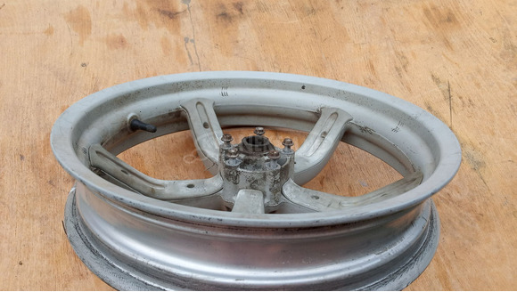 Aprilia Scarabeo 125 - 200 hátsó felni 16